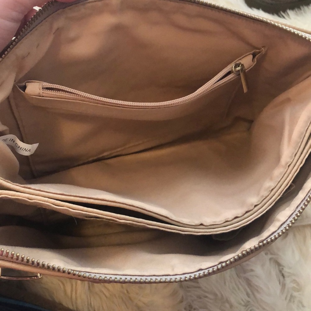 Purse - Picture 2 of 4